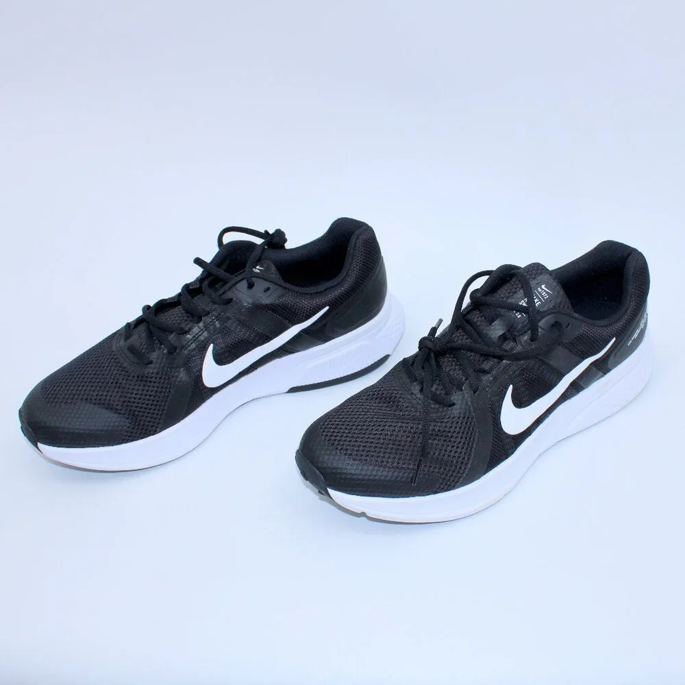 Nike Run Swift 2 Black White Size 12 NWOT - Picture 1 of 8